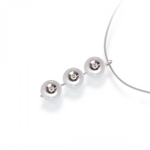 Diamond in Pearl Three-Pearl Drop Necklace